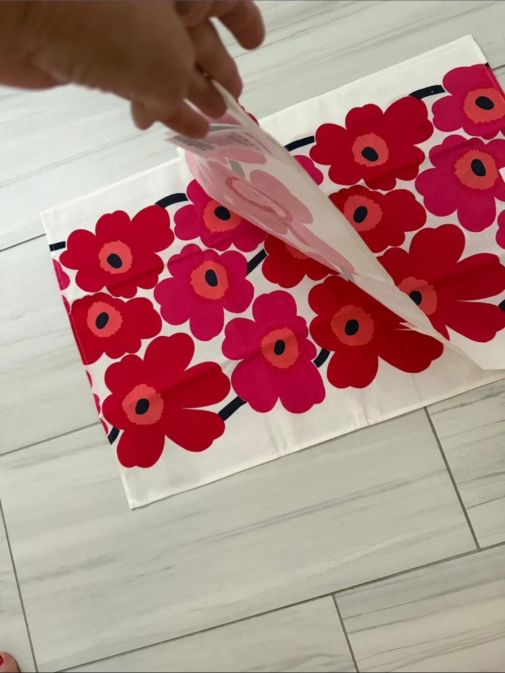 Marimekko Unikko Poppy Linen Blend Red White Floral Kitchen Tea Towel Set (2)